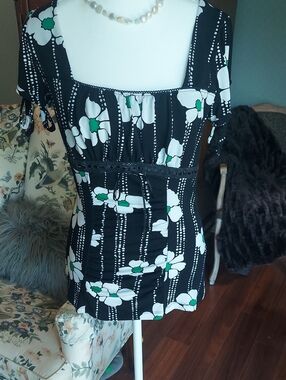 Trixxi Black Floral Square-Neck Tunic with White Flowers and Green Centers